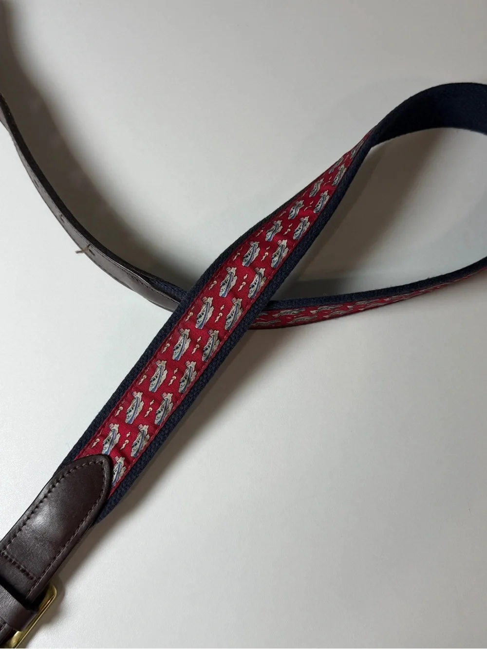 Vineyard Vines 32W Sailing Boat Red and Navy All Over Print Pattern Belt Preppy